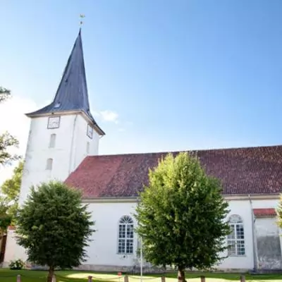 Tukuma evaņģēliski luteriskā Svētās Trīsvienības baznīca