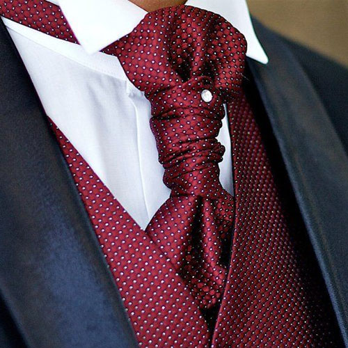 Ты красива! Что ж, я тоже… Одеваем жениха.